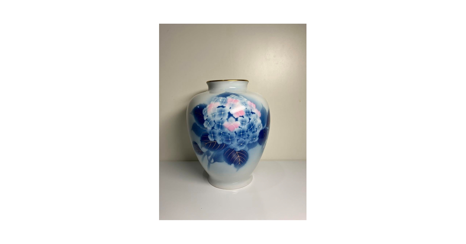 Amazon.co.jp: 深川製磁 紫陽花 花瓶 : ホーム&キッチン Amazon.co.jp: 深川製磁 紫陽花 花瓶 : ホーム&キッチン